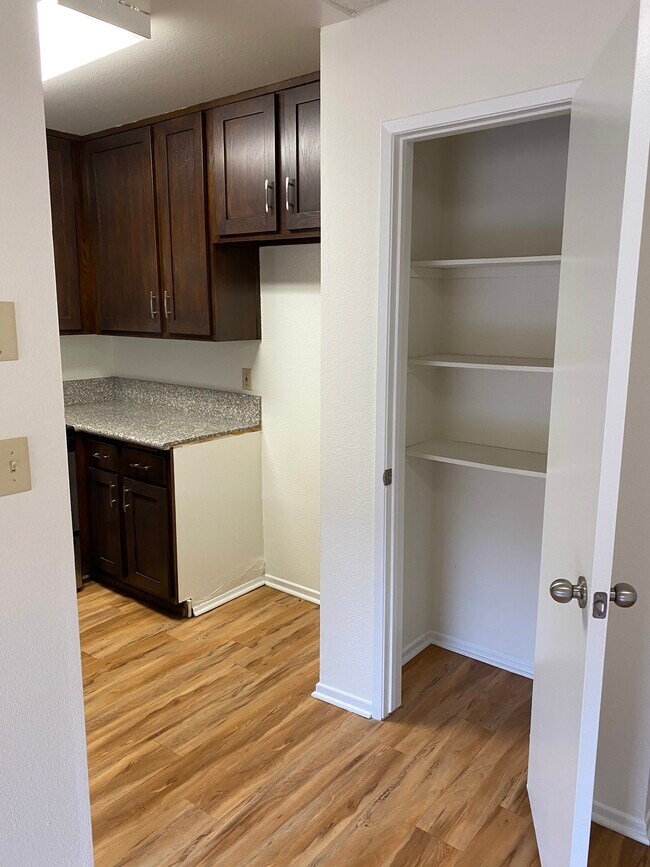 Foto del edificio - 7601 N Hollywood Way