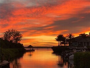 Building Photo - 9635 Riverside Dr