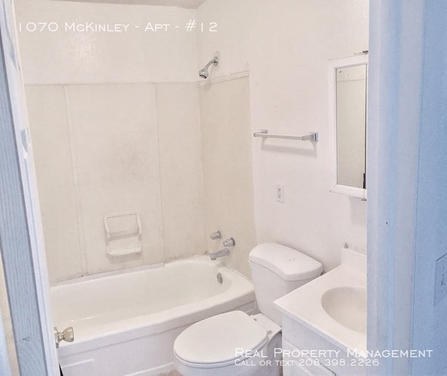 Building Photo - 2 BEDROOM 1 BATH APARTMENT FOR RENT