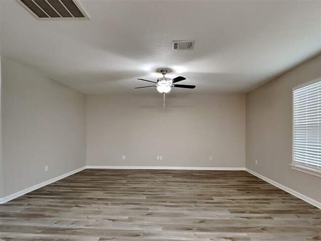 Building Photo - 1115 Desert Springs Ln