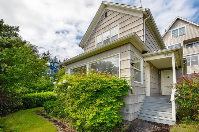 Photo - 410 W Barrett Townhome