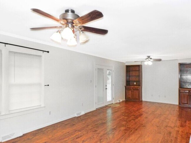 Building Photo - Single Level Home with Large Back Deck and...
