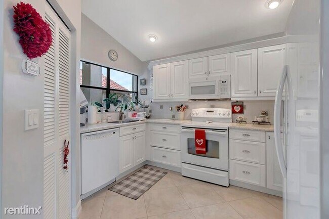 Foto del edificio - 3 br, 2 bath House - 23316 Water Cir