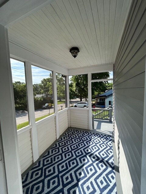 Foto del edificio - 9106 Old Bonhomme Rd