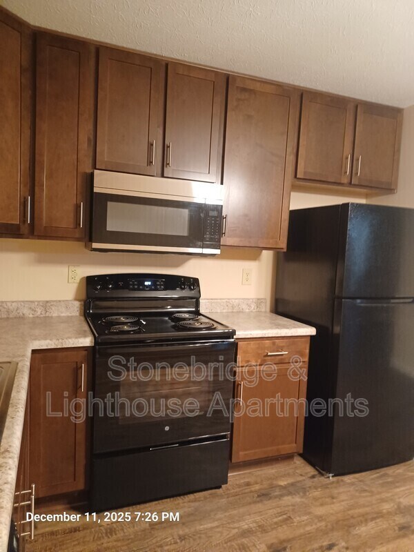 Foto del edificio - 4808 Clover Park Dr