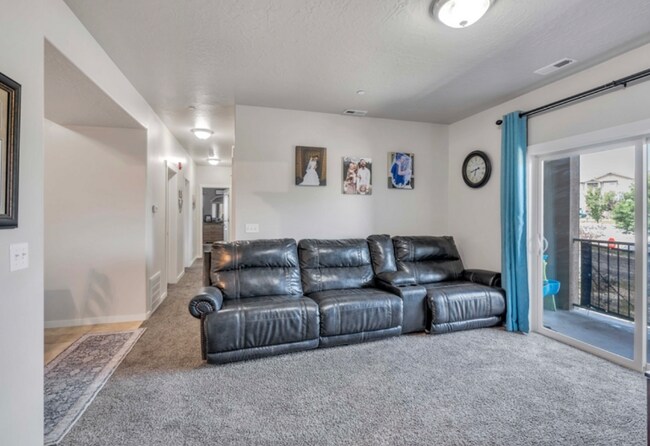 Building Photo - 203 Jordan Ridge Boulevard