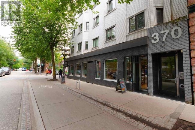 Building Photo - 370-370 Carrall St