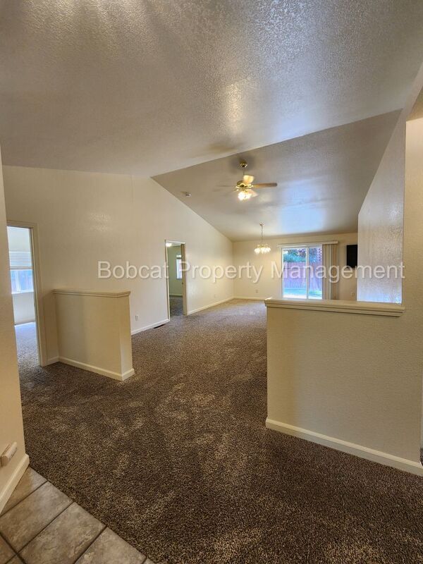 Foto del edificio - 1331 Chichester Dr
