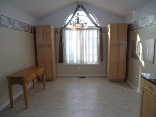 Foto del edificio - New Baltimore 2 bedroom 2 bath condo