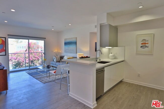 Foto del edificio - 11776 Idaho Ave