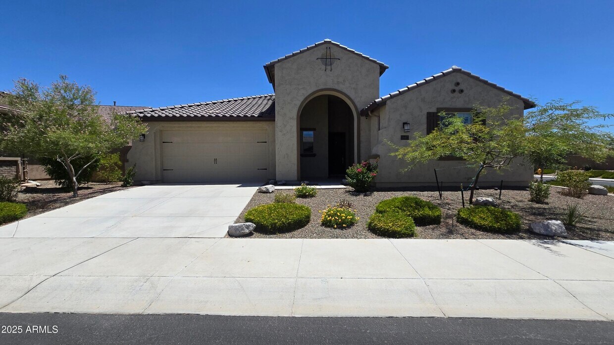 Primary Photo - 18407 W Sandlewood Dr