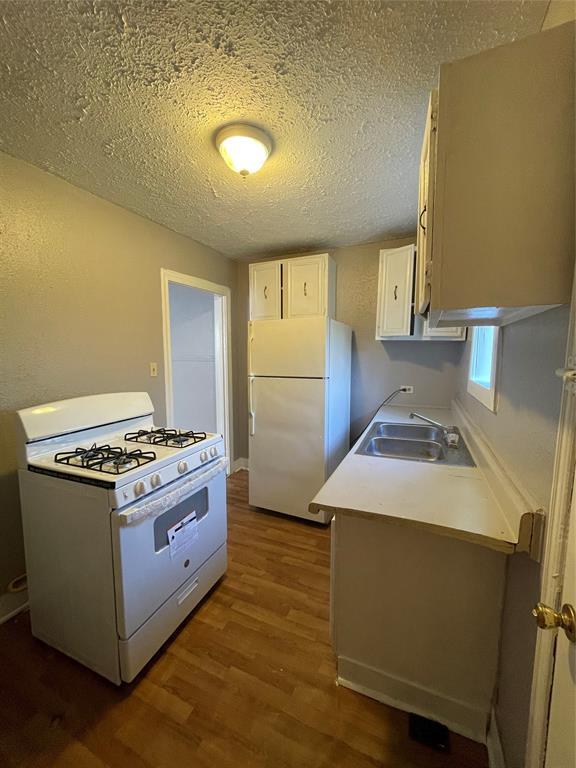 Building Photo - 3815 Mt Pleasant St