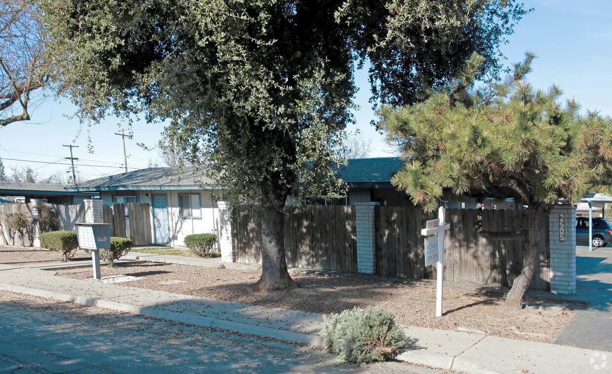 Primary Photo - 2505 Haddon Ave
