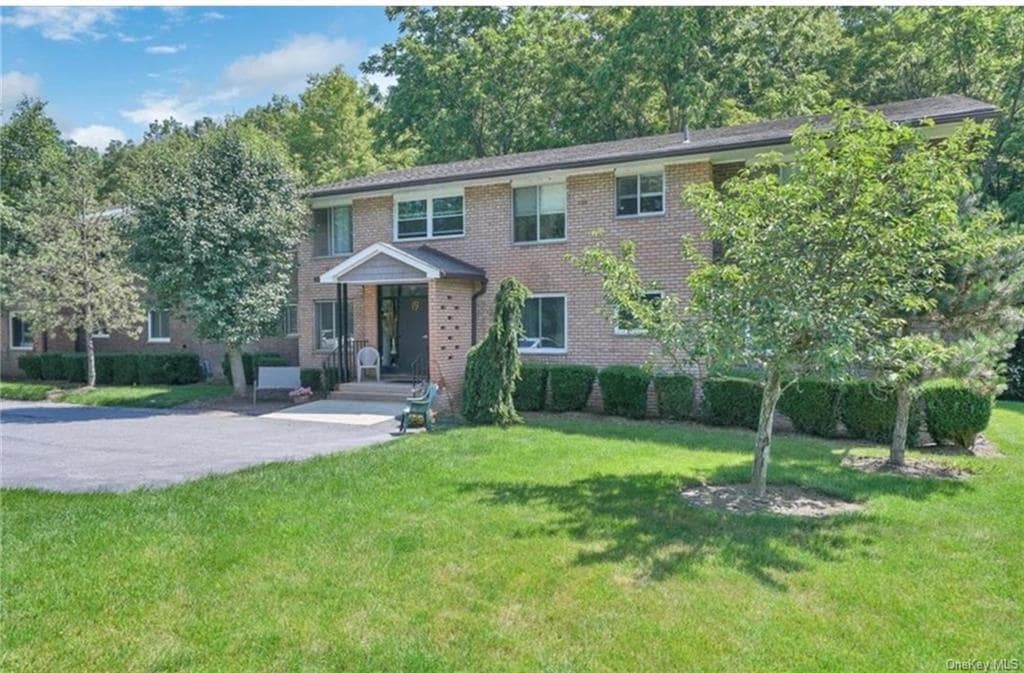 Primary Photo - 19 Barnett Dr