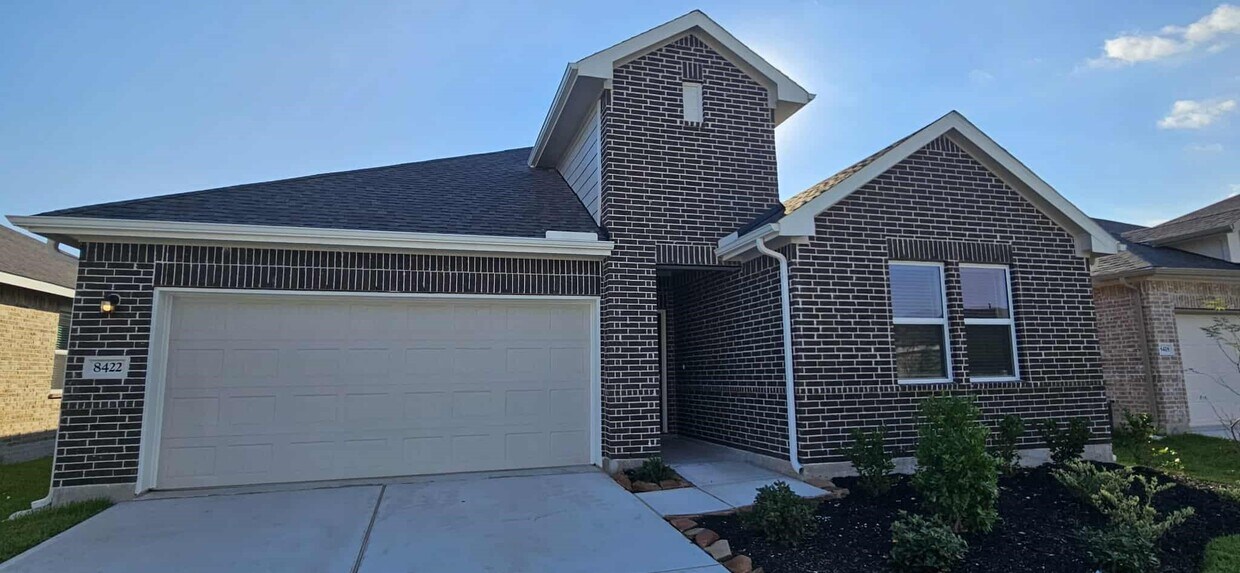 Foto principal - 8422 Bay Oaks Dr