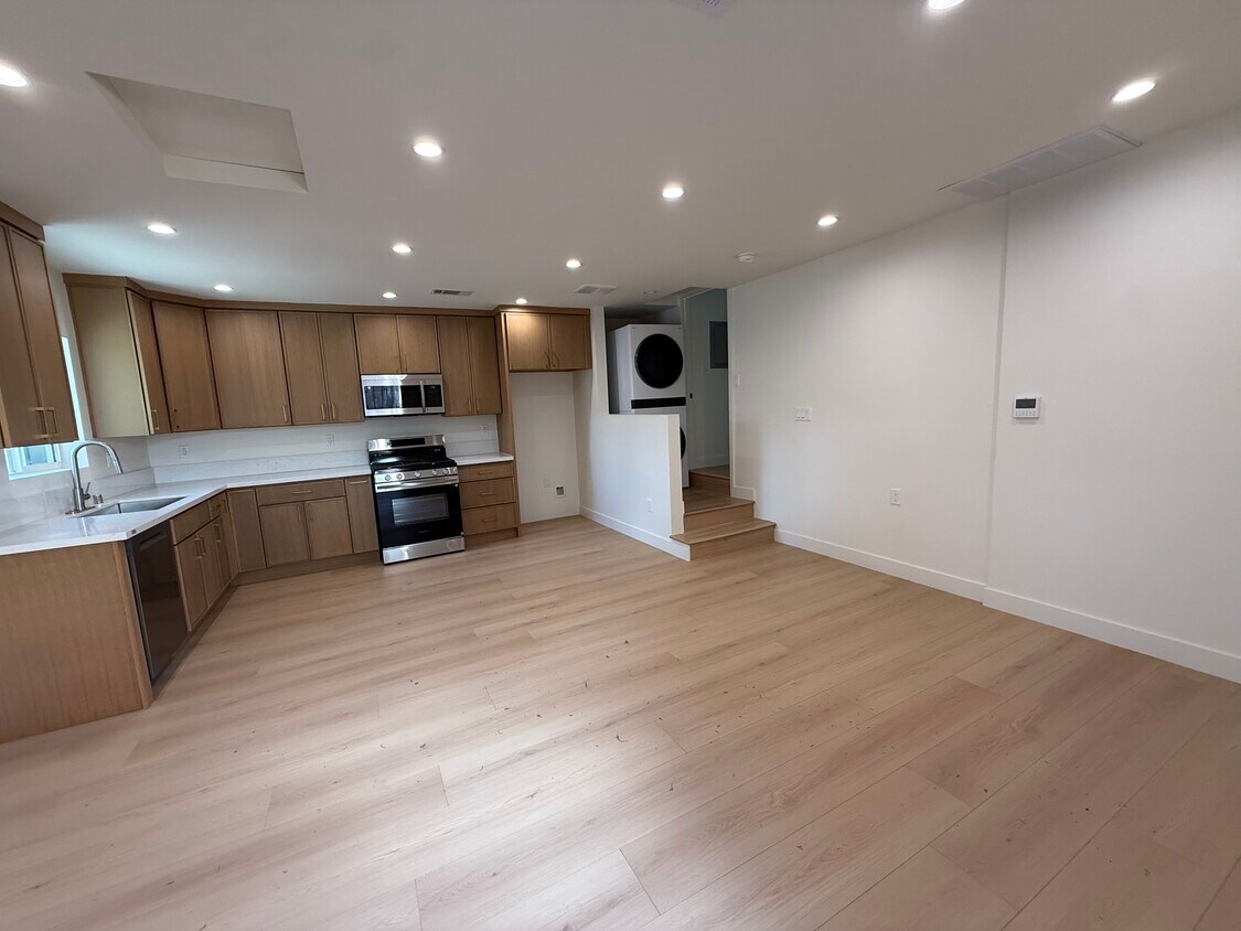 Foto principal - 10157 Swinton Ave