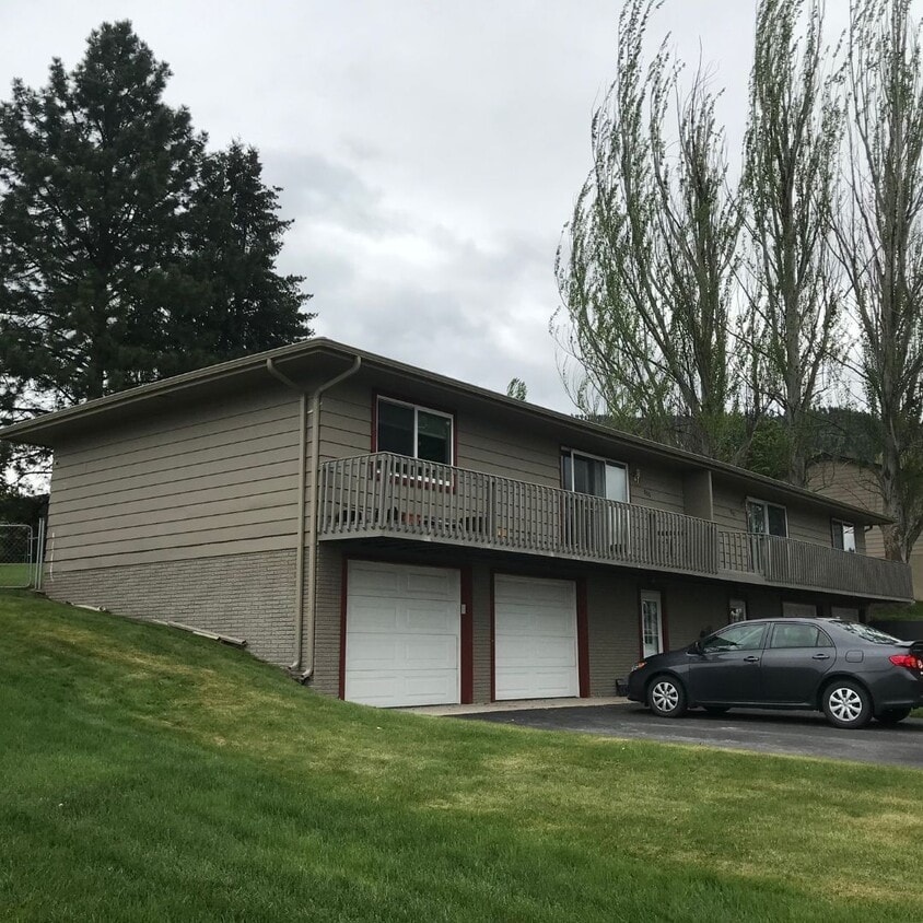 Primary Photo - 800 Whitaker Dr