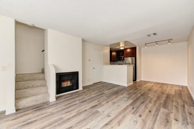 Building Photo - The Woods at Toluca Lake