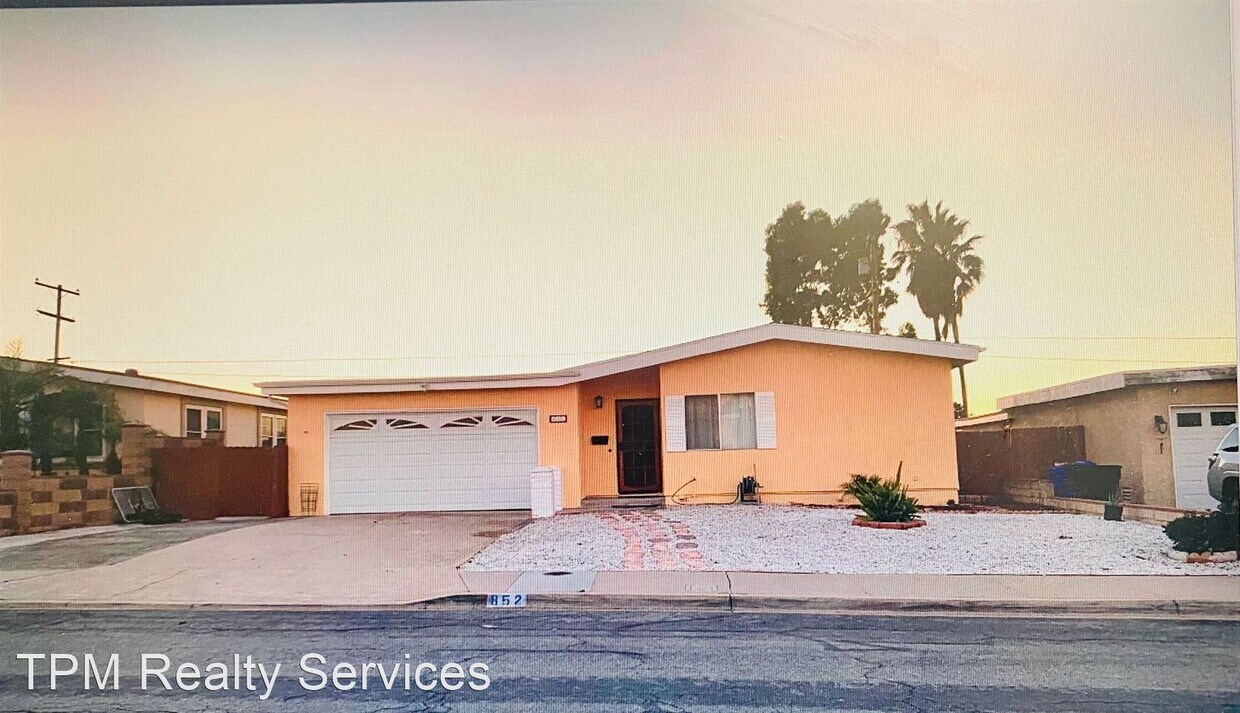 Primary Photo - 4 br, 3 bath House - 852 15 St