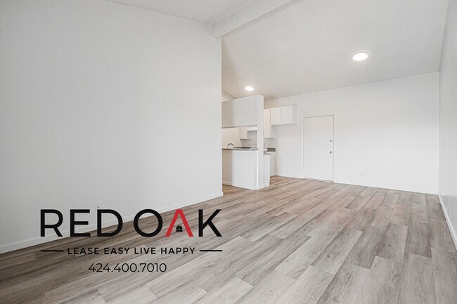 Building Photo - 201 Columbia St