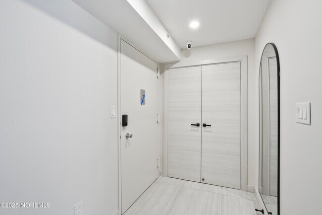 Foto del edificio - 787 Ocean Ave