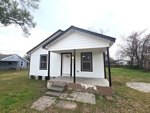 Building Photo - 3118 Memel St