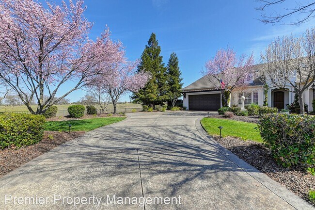 Foto del edificio - 4 br, 3 bath House - 8622 EAGLE CREEK CT.