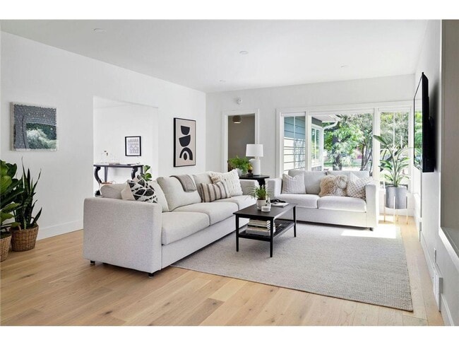 Foto del edificio - 3810 W 46th St