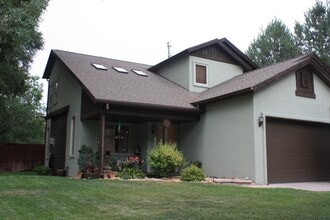 Building Photo - 310 Price Ln