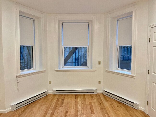 Foto del edificio - 1077 Beacon St