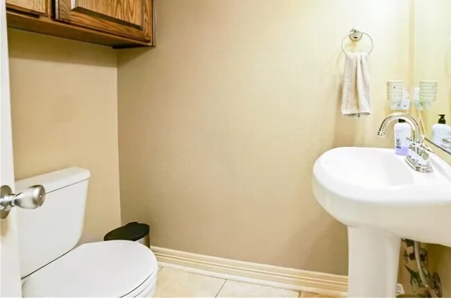 Building Photo - 8209 Rock Crest Dr