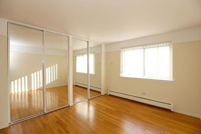 Foto del edificio - 6124 N Winthrop Ave