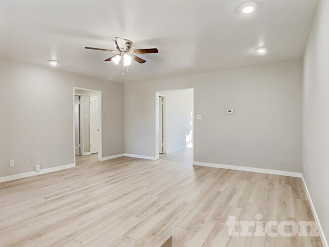 Building Photo - 126 Frost Dr