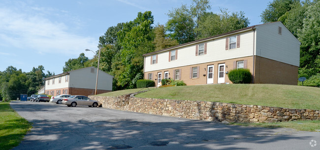 Building Photo - Niagara Townhouses