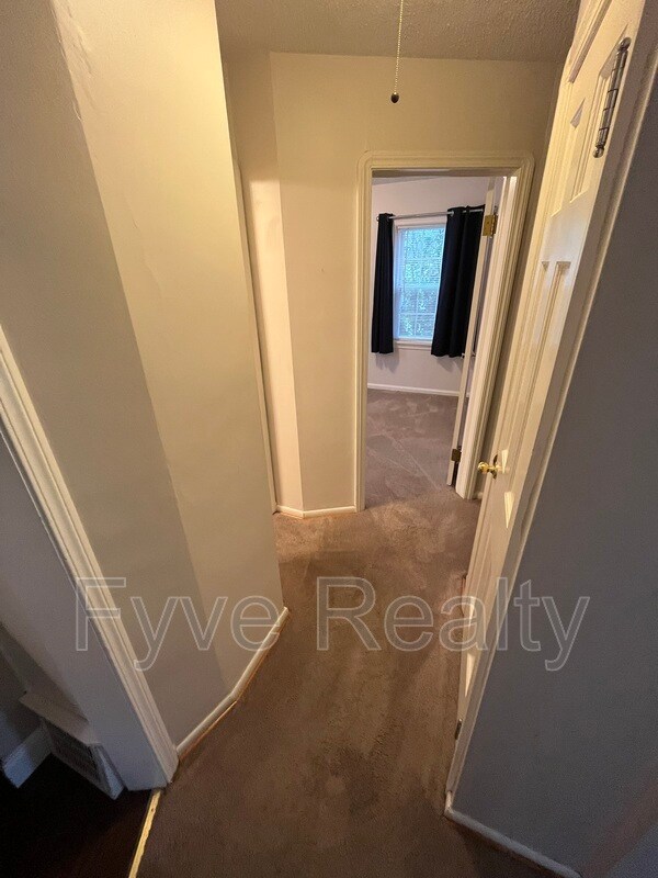 Building Photo - 7475 Lanier Dr