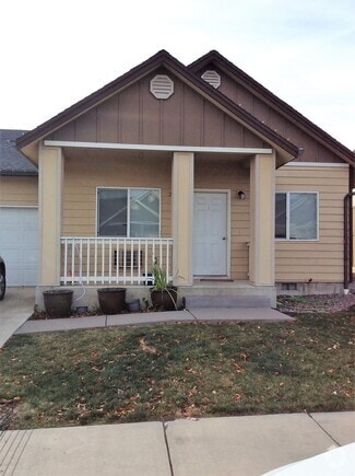 Building Photo - 2206 Jakob Ave