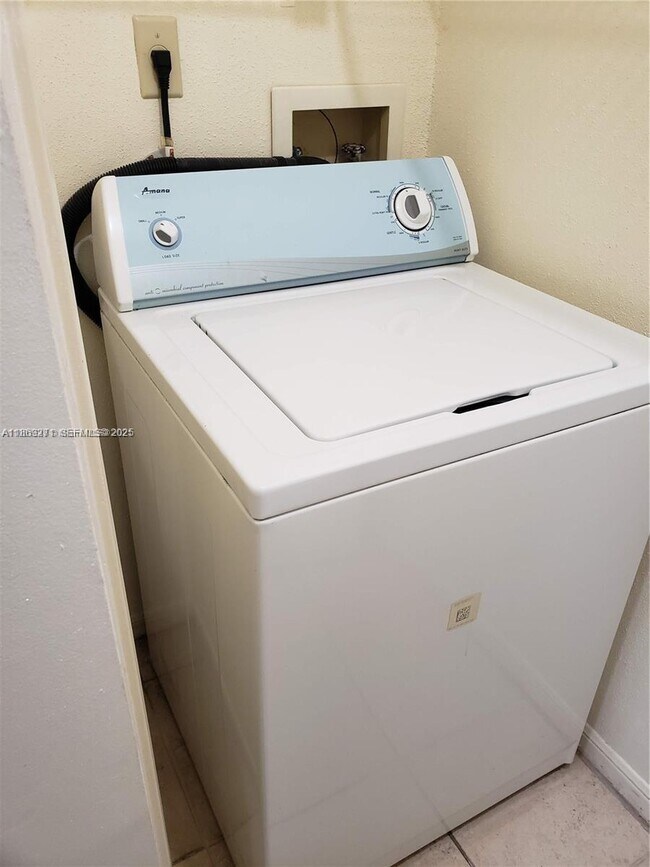 Foto del edificio - 949 Riverside Dr