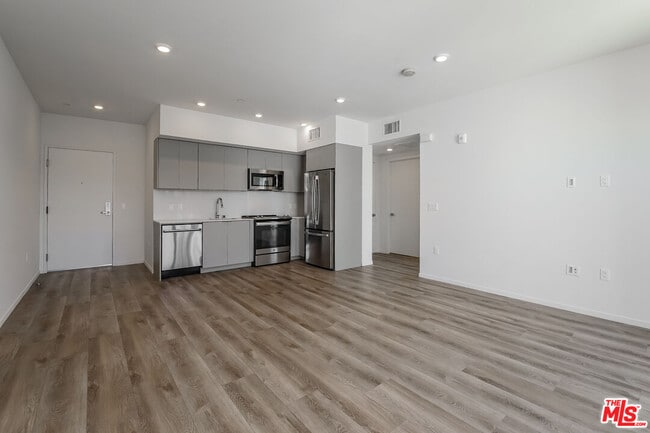 Building Photo - 521 N Gramercy Pl