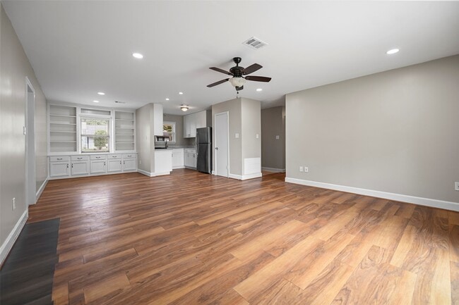 Foto del edificio - 209 Moss Hill Ln