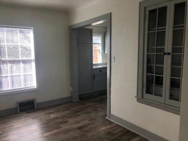 Foto del edificio - 4 bed 2 bath single family home