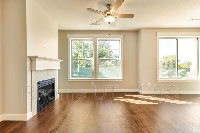 Foto del edificio - 10487 S Beetdigger Blvd