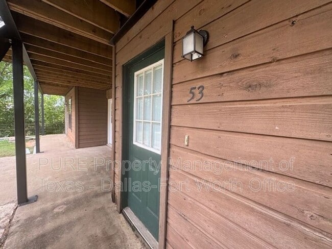 Foto del edificio - 6321 Kelly Dr