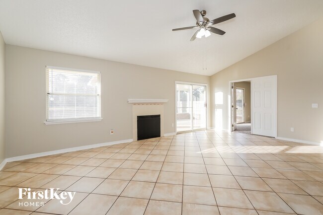 Building Photo - 8726 Bandera Cir S