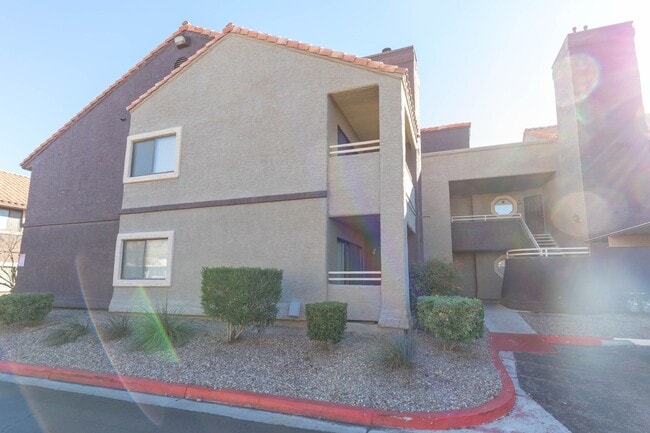 Foto del edificio - 2 Bedroom Condo Available at Vizcaya