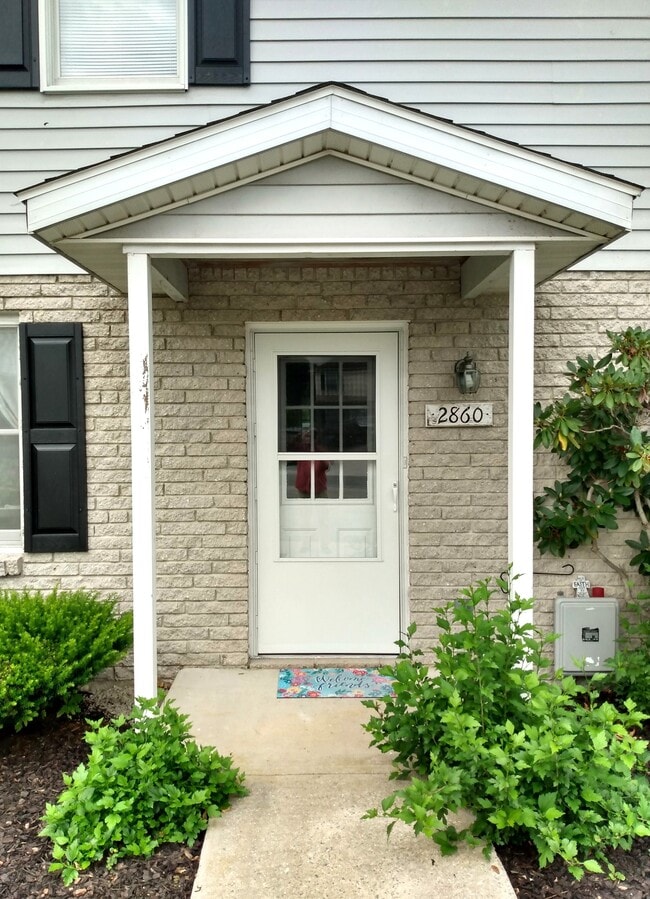 Building Photo - 2860 Fillmore Dr