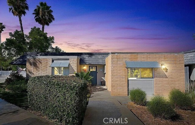 Primary Photo - 22400 Canyon Club Dr