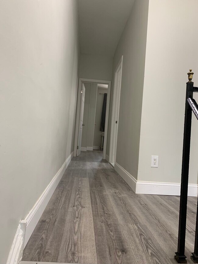 Foto del edificio - 127 E Snyder Ave