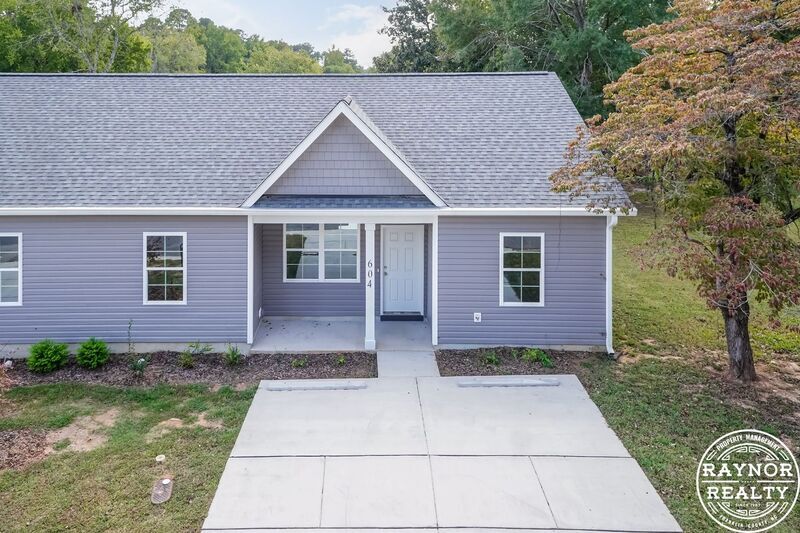 Foto principal - 606-606 E Pine Ave