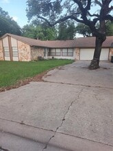 Building Photo - 11801 Broad Oaks Dr