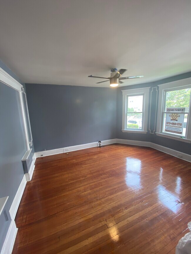 Living Room - 774 E 24th St